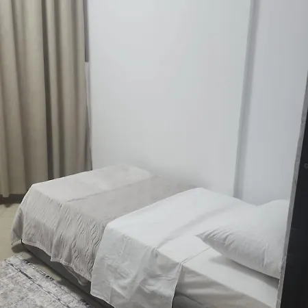Nori's טיראנה